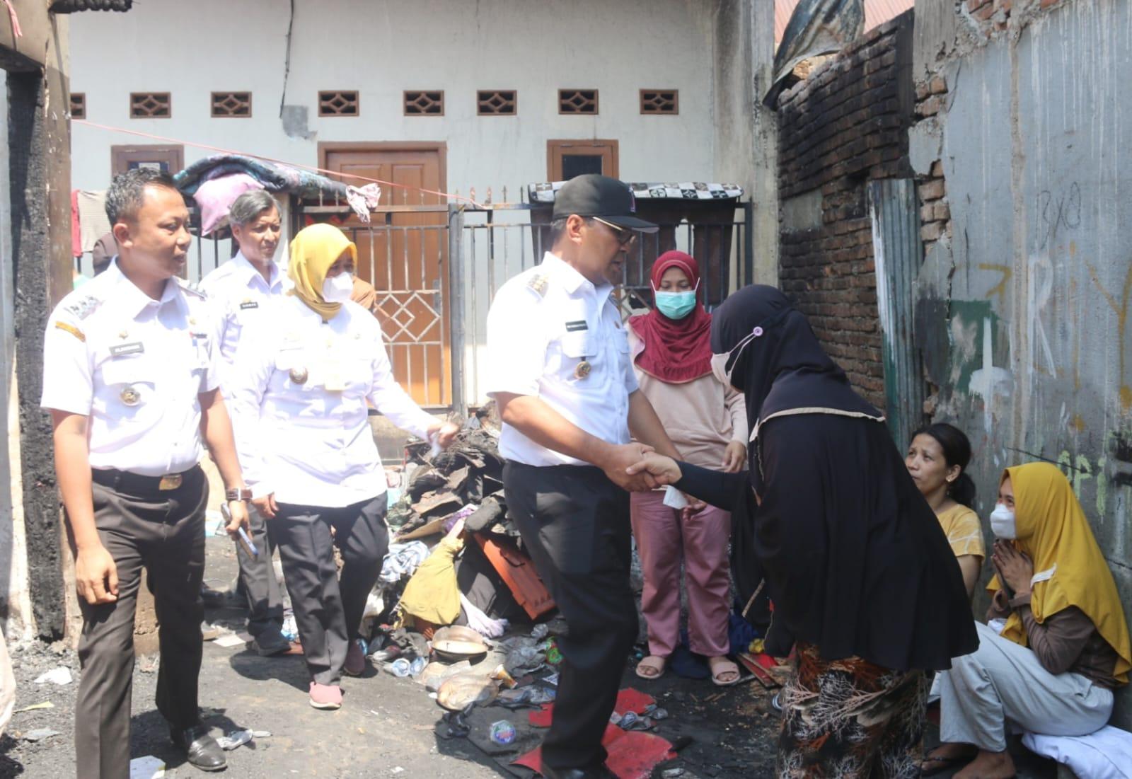 Danny Pomanto Kunjungi Korban Kebakaran Tallo, Serahkan Bantuan Logistik – MakassarKota