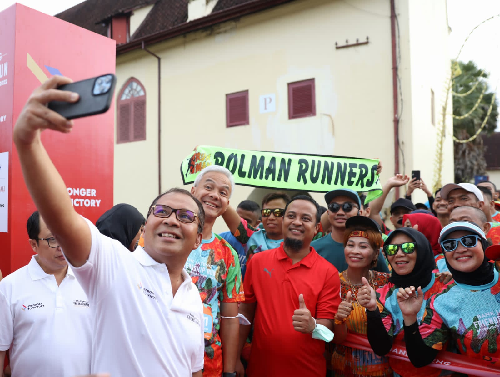 Bareng Ganjar Pranowo, Danny Semangati Ratusan Pelari Friendship Run – MakassarKota