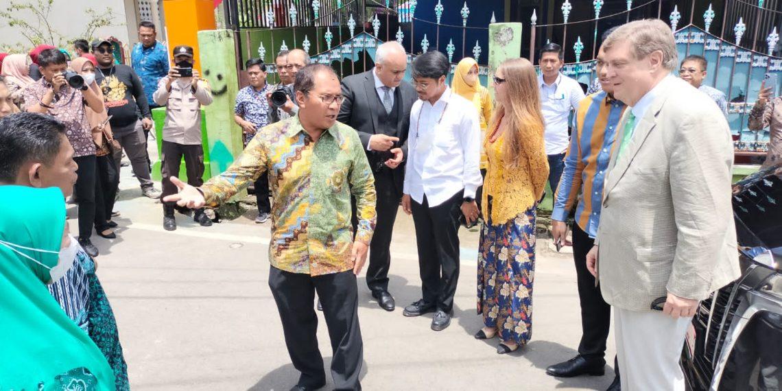 Bawa Tamu Mancanegara, Danny Pomanto Tunjukkan Partisipasi Warga di Longwis – MakassarKota