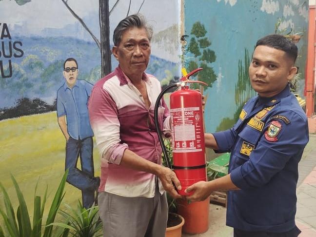 Dinas Damkar Suplai Apar di Lorong Wisata – MakassarKota