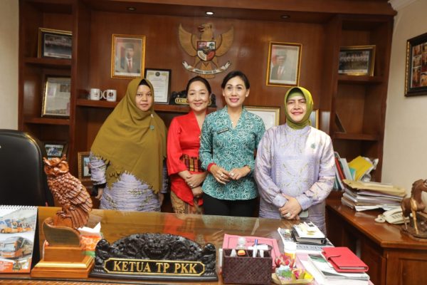 TP PKK Makassar Studi Tiru di Gianyar Bali – MakassarKota