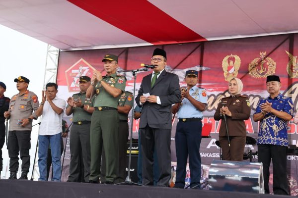 Wali Kota Makassar Bersama Pangdam XIV/Hasanuddin Buka Pameran Alutsista TNI – MakassarKota