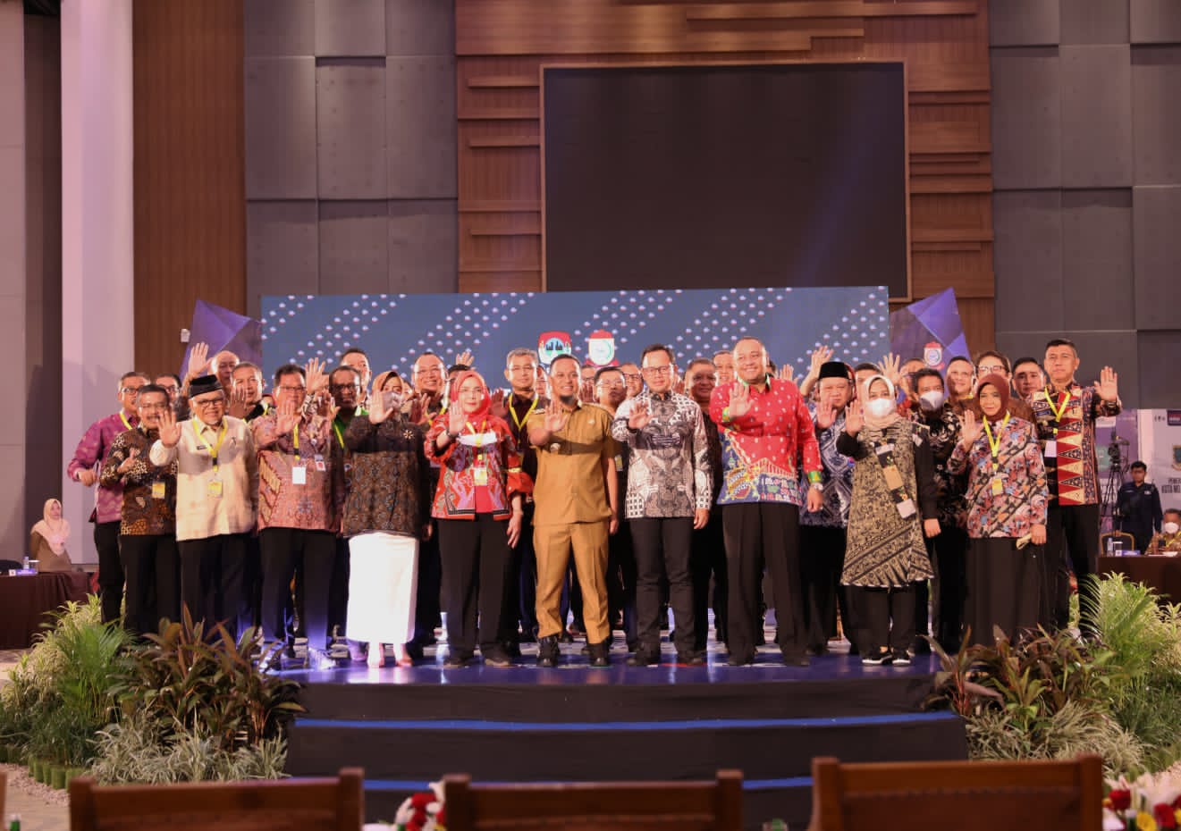 Danny Undang Langsung Wali Kota Se Indonesia Hadiri Puncak HUT ke – 415 Tahun Kota Makassar – MakassarKota