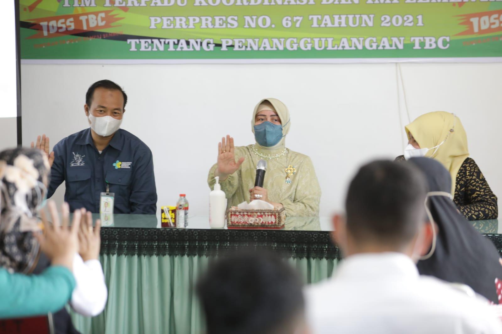 Indira Yusuf Ismail Dampingi Tim Kemenkes Tinjau Penanganan Eliminasi TB di PKM Tamalate – MakassarKota