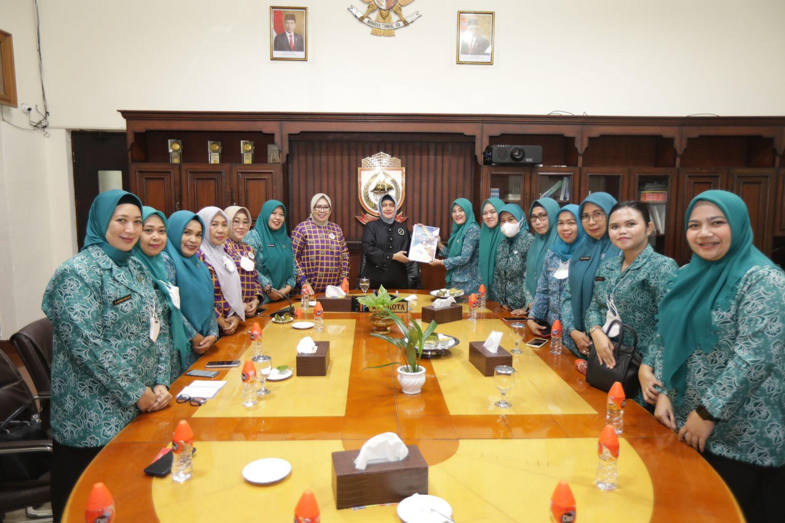 Indira Yusuf Ismail Lepas Tim Jambore TP PKK Kota Makassar – MakassarKota