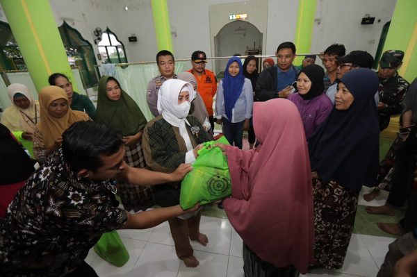 Ketua TP PKK Kota Makassar Kunjungi Korban Terdampak Banjir di Manggala – MakassarKota