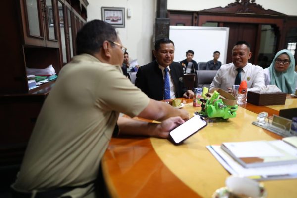 Wali Kota Danny Ajak Tim Robotik MTsN 1 Makassar Kolaborasi – MakassarKota