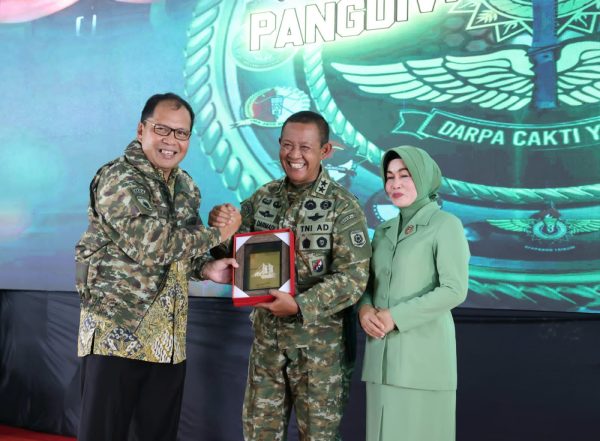 Pisah Sambut Pangdivif 3/Kostrad, Dwi Darmadi Puji Wali Kota Makassar Danny Pomanto – MakassarKota
