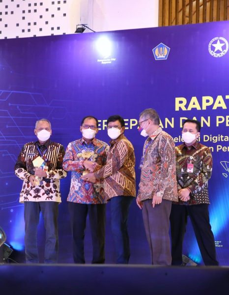 Wali Kota Danny Pomanto Terima Penghargaan TP2DD, Makassar Kota Terbaik di Indonesia Timur – MakassarKota