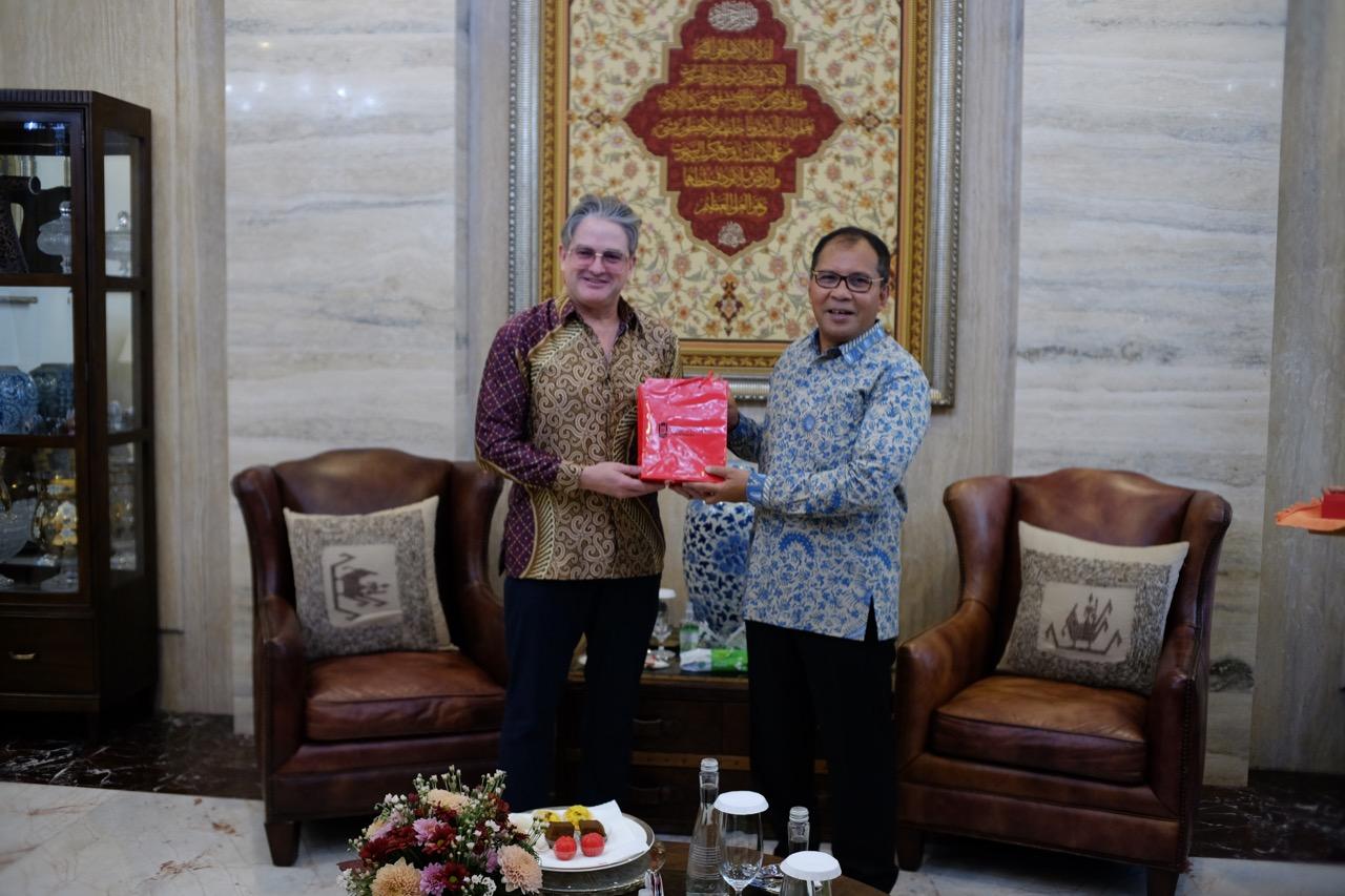 Jajaki Kembali Kerjasama, Executive Director For Global NIU Temui Danny Pomanto – MakassarKota