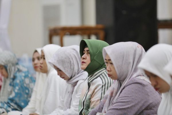 Malam Tahun Baru, Ketua TP PKK Makassar Zikir Bersama di Baruga Anging Mammiri – MakassarKota