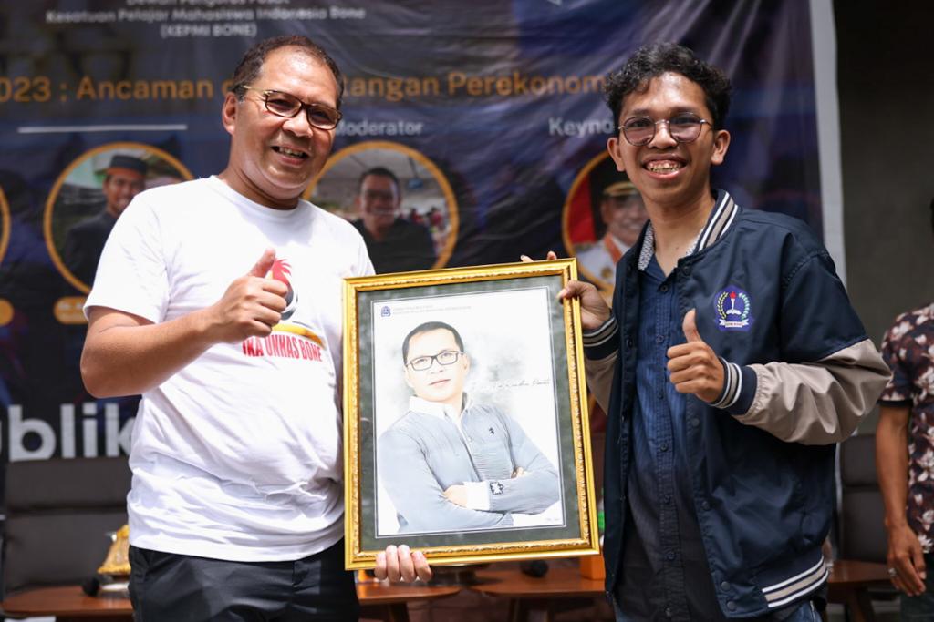 Danny Pomanto Berbagi Strategi Hadapi Resesi Ekonomi 2023 Bersama KEPMI Bone