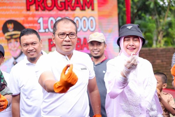 Danny Pomanto Resmi Canangkan Program Satu Juta Polybag Gerakan Terus Menanam