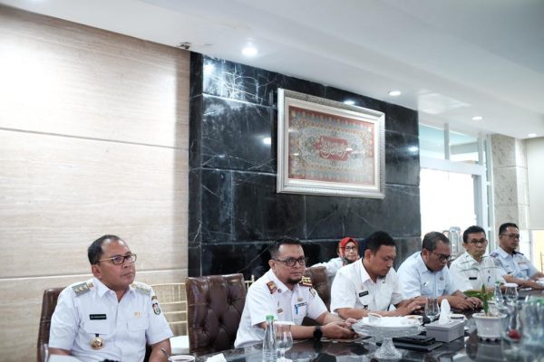 Kendalikan Inflasi, Danny Pomanto Gelar Pasar Murah di 50 Kontainer Makassar Recover