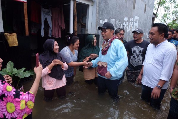 Tinjau Banjir di Kampung Baru Antang, Danny: Akan Dikeruk, Kita Bantu Balai