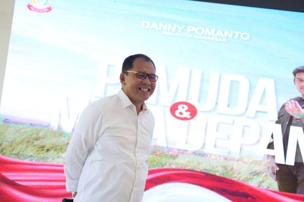 Danny Pomanto Bicara Kepimpinan Adaptif dengan Ratusan Mahasiswa UKI Toraja