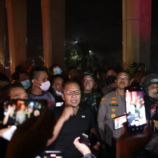 Danny Pomanto Janji Pemkot Makassar Tanggung Biaya Pengobatan Korban Kebakaran TSM