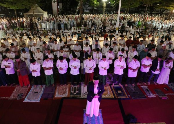 Ribuan Warga Padati Anjungan Pantai Losari Demi Ikuti Program GMSSB Pemkot Makassar