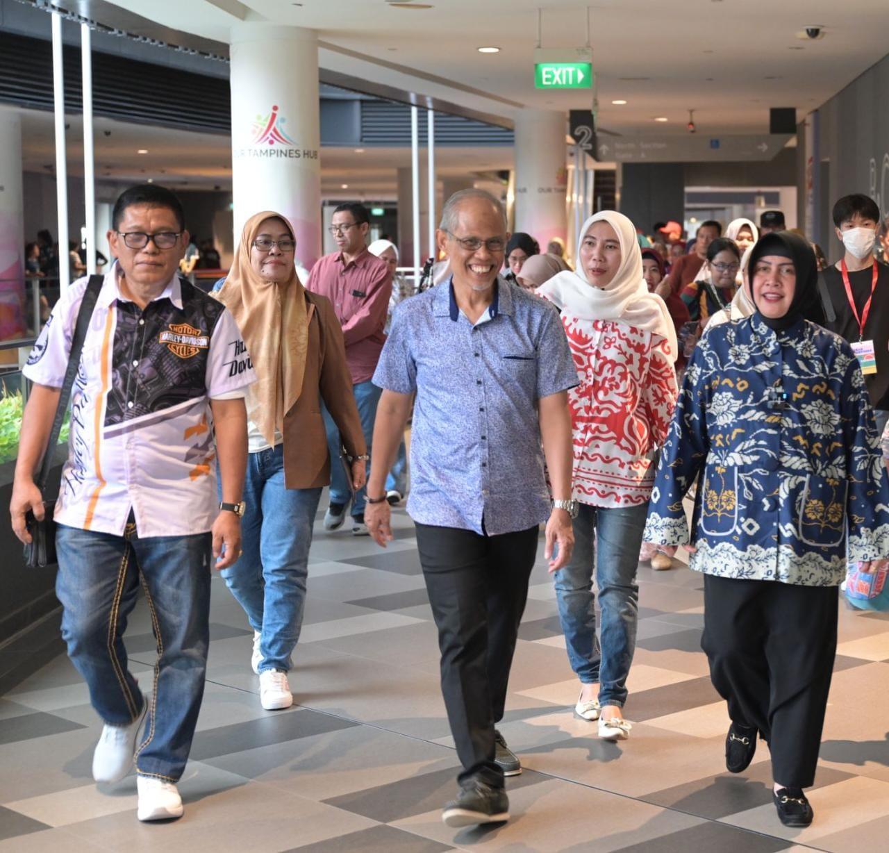 Bunda PAUD Kota Makassar dan 32 Kepsek Disambut Menteri Singapura Masagos Zulkifli