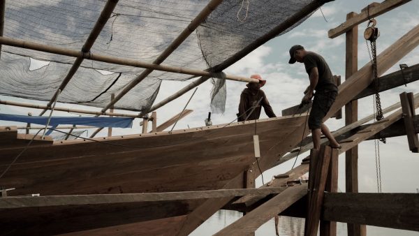 Mengenal Sejarah Kapal Pinisi dan Ritual Pembuatannya