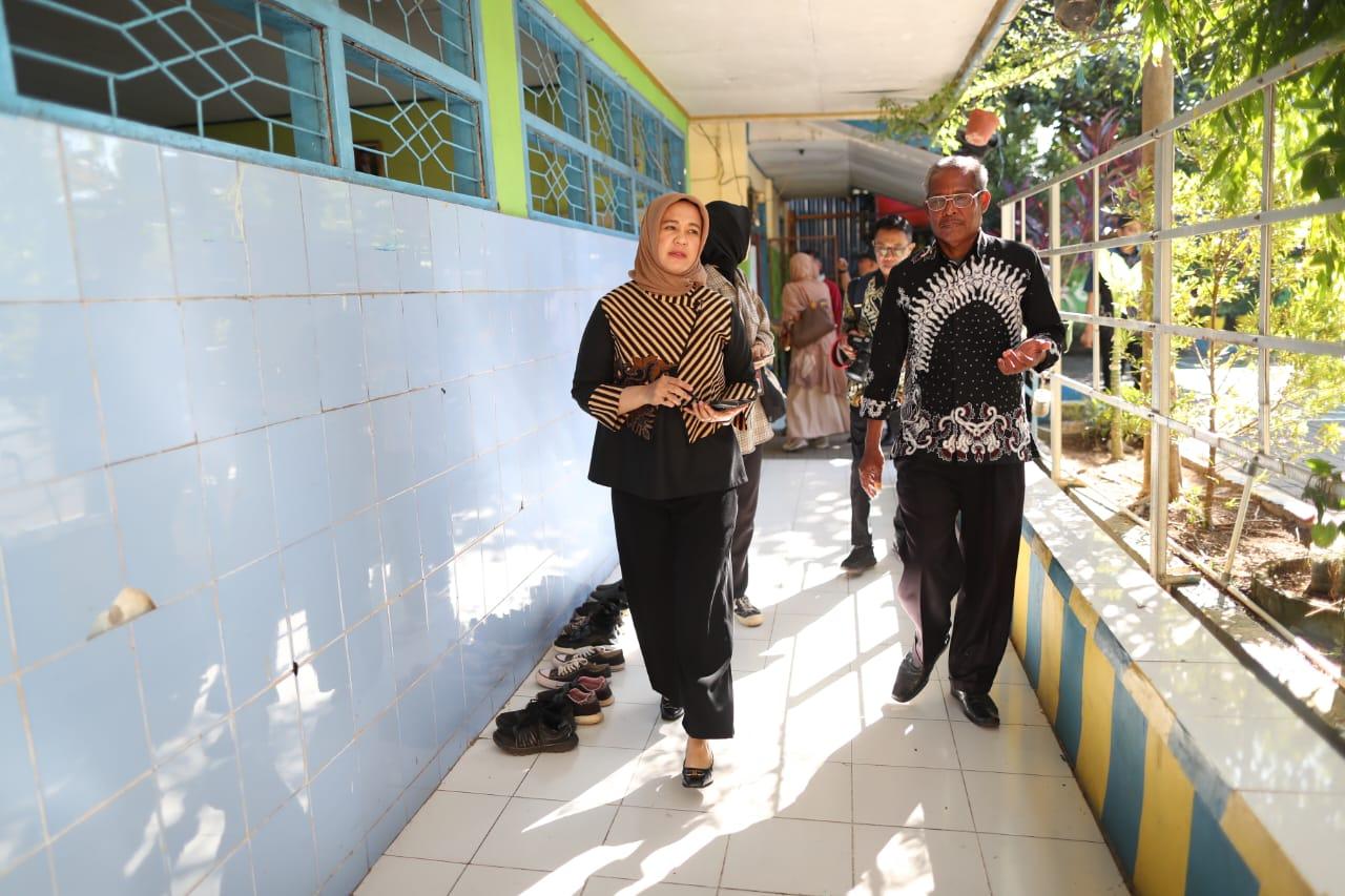 Wujudkan Sekolah Terintegrasi, Fatmawati Rusdi Tinjau SDN di 4 Kecamatan