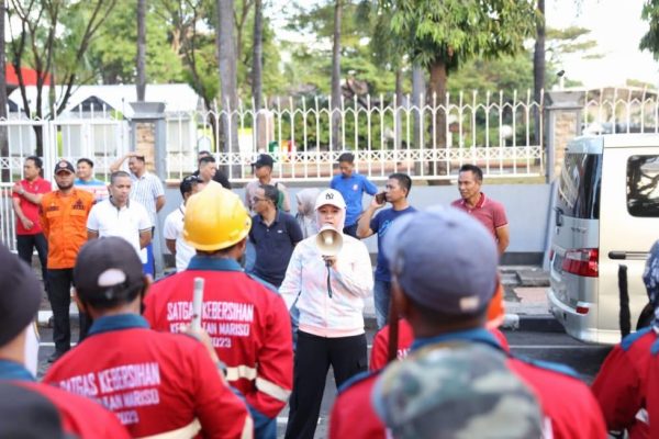 Berikan Contoh Nyata ke Masyarakat, Wakil Wali Kota Makassar Jaga Kebersihan Kota Lewat Jumat Bersih
