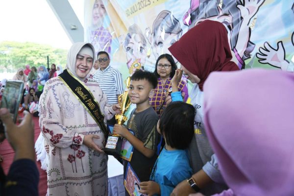 Semarak Hari Anak Nasional, Bunda PAUD Kota Makassar Gelar Lomba Mewarnai