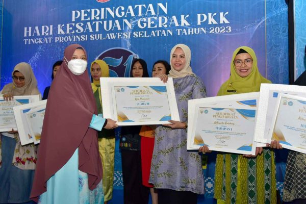 TP PKK Makassar Sabet 7 Kategori Juara di HKG PKK Tingkat Provinsi Sulsel