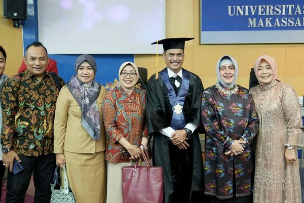 Hadiri Pengukuhan Guru Besar Prof Asri Jaya, Indira Yusuf Ismail Sampaikan Dukungan Penuh