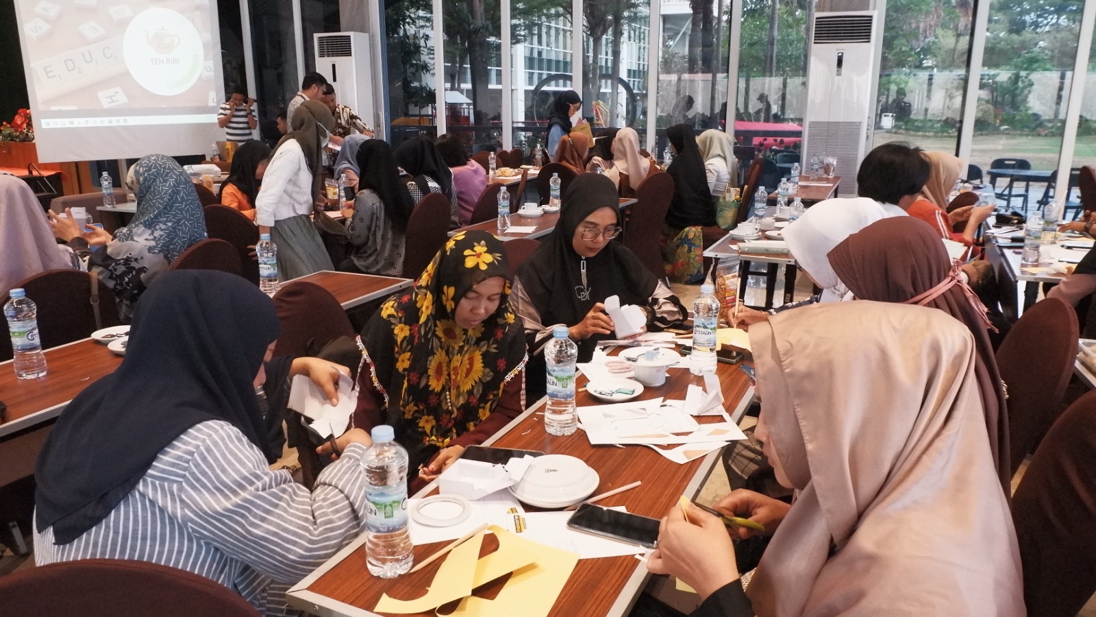 Dispar Kota Makassar Dorong Perkembangan Industri Kreatif Kota Makassar Melalui Workshop Desain Produk 2023