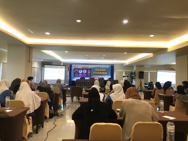Workshop Brand Fashion: Mendorong Pertumbuhan Ekosistem Ekonomi Kreatif di Kota Makassar