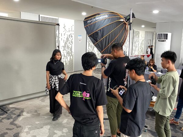 Dinas Pariwisata Kota Makassar Perkuat Sub Sektor Fotografi Melalui Mastering Class Photography 2023